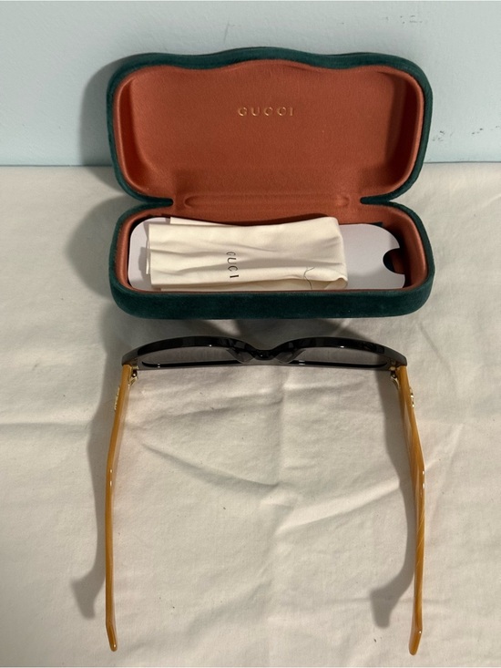 Gucci Blush Pink and Black Cat Eye Sunglasses Luxury Logo Temples! Made in Italy main image 10